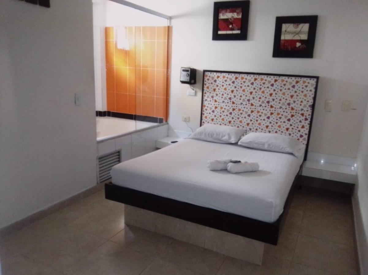 מדיין Hotel Marat מראה חיצוני תמונה