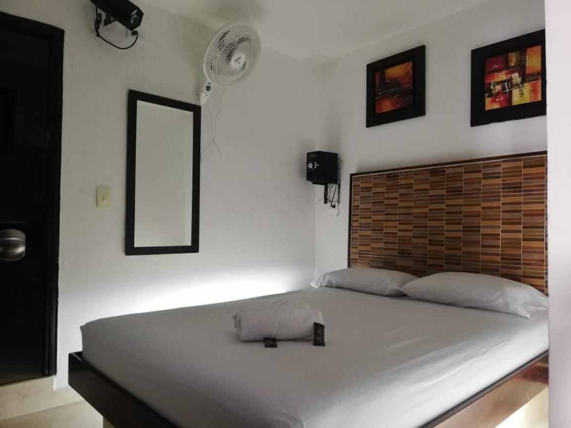 מדיין Hotel Marat מראה חיצוני תמונה